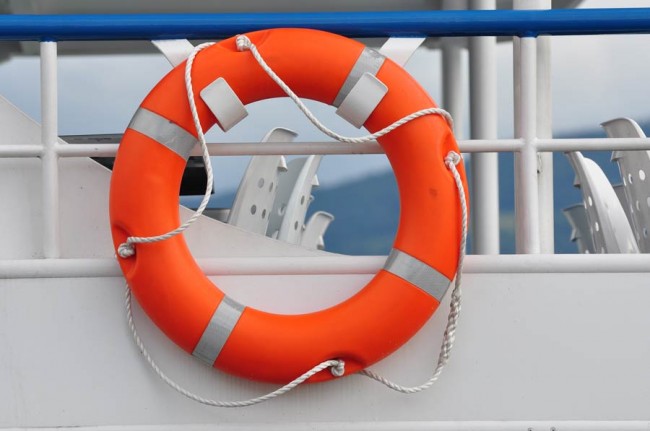 (Español) Medidas de seguridad necesarias para navegar en barco